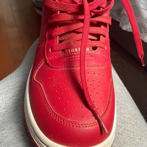 Boys Jordan sneakers great condition